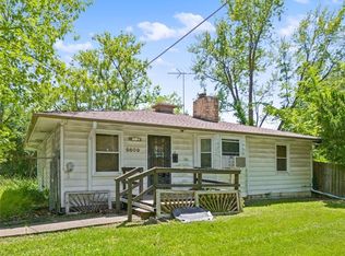 9609 Swartz Rd, Edwardsville, KS 66111