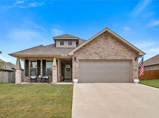 2406 Armstrong Ln, Pea Ridge, AR 72751