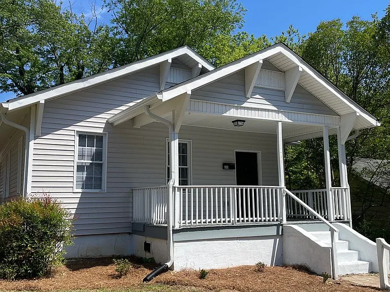 809 N Graham Ave — Photo 1