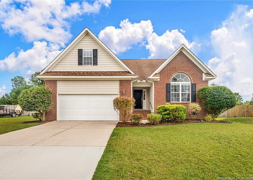1st image of 117 Blue Water Dr