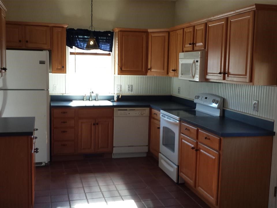 2nd image of 809 Dennisville Rd