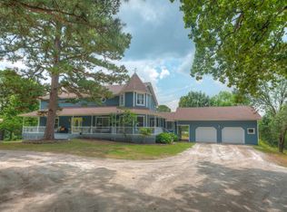 203 Melissa Ct, Pineville, MO 64856