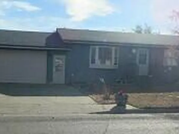 1194 Carroll St, Dickinson, ND 58601