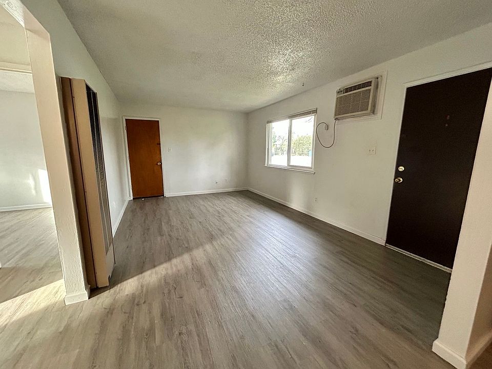 1st image of 2419 Mariposa Ave