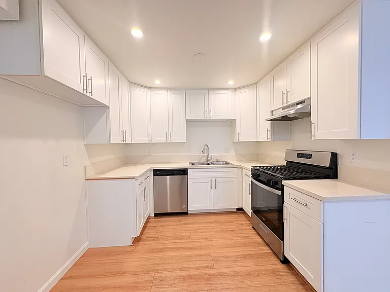 405 Ivy St — Photo 9