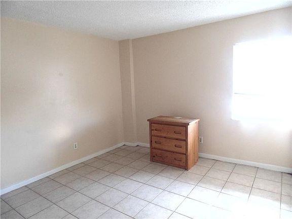 4th image of 899 West Ave APT 8A