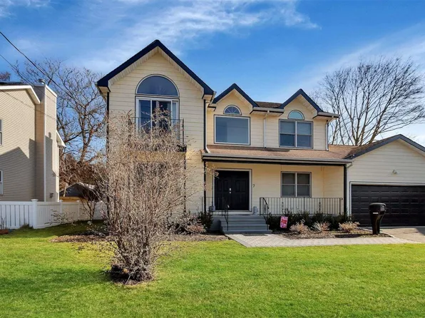 7 Orchard Street, Port Washington, NY 11050