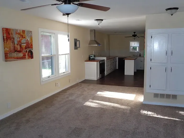 718 Walnut St — Photo 4