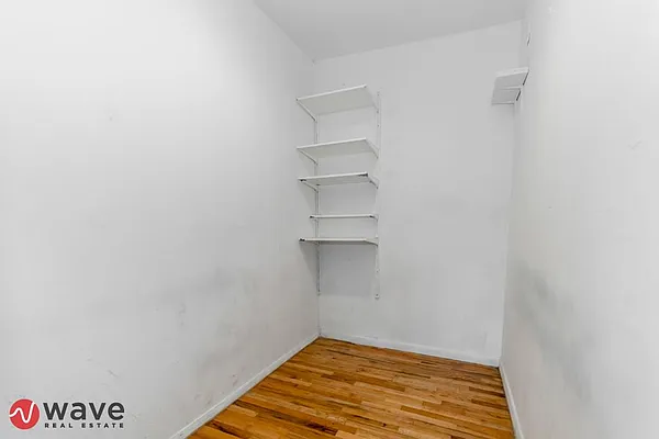 Rented by Wave Real Estate Group | media 54