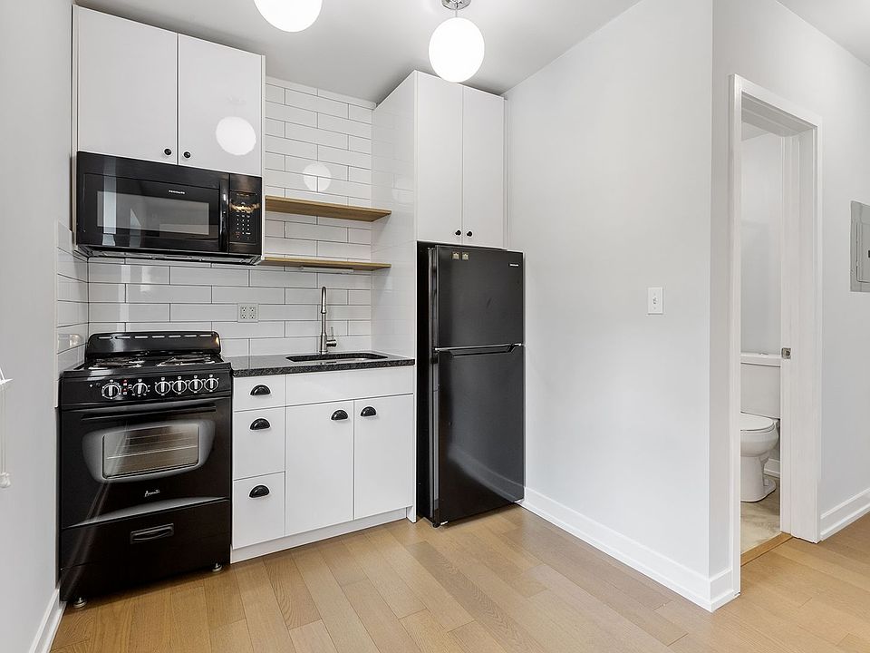 1st image of 6019 N Winthrop Ave #206