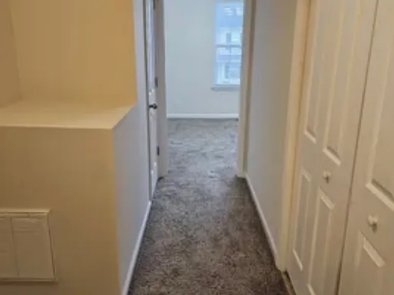 1402 Orange Ct — Photo 5