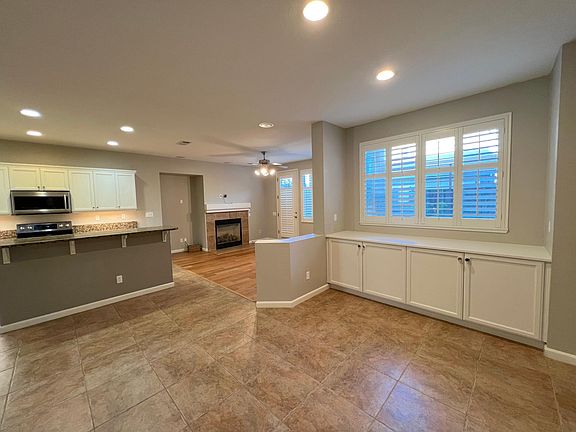 Nook/dining area