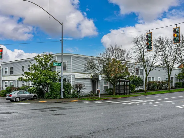 Pacific Crest Apartments in Tacoma