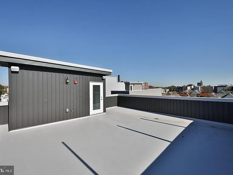 1939 N Darien St #2 — Photo 14
