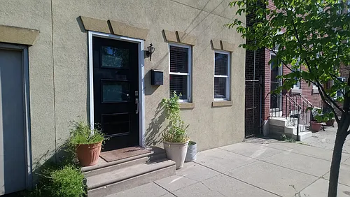 2815 Edgemont St Photo 1
