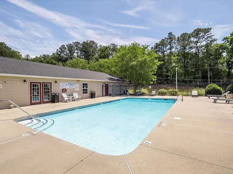 Meadowbrook Luxury Apartments — Photo 14