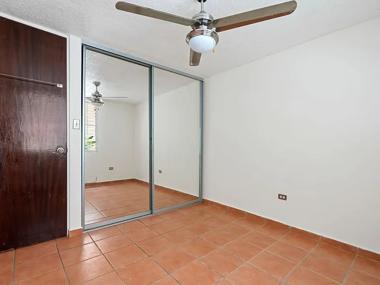30 Avenida Juan Carlos De Borbon — Photo 17