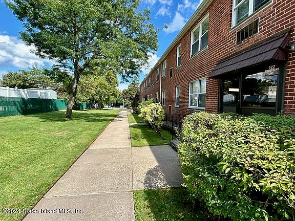 3rd image of 922 Armstrong Ave APT 2