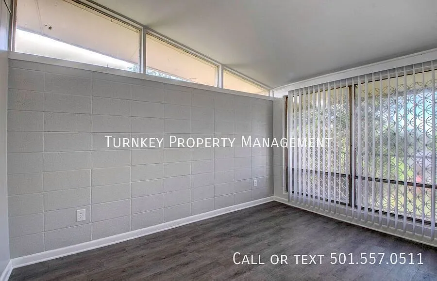 4700 Lynn Lane -- Half Off First Month's Rent!! — Photo 4