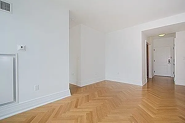 Rented by Adriana Arciello, LREB | media 7