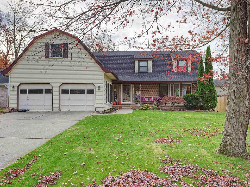 1st image of 4165 Surrey Ln