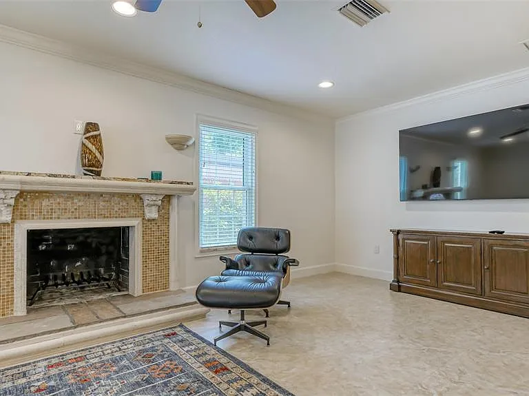 2520 Tami Sola St — Photo 13