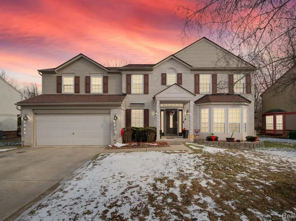 14917 Brookside Dr, Belleville, MI 48111