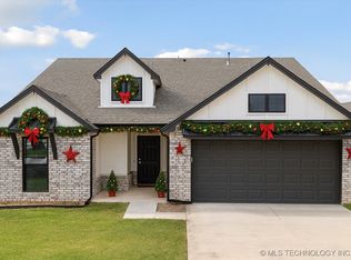 7404 E 89th Pl, Owasso, OK 74055