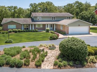 41W897 McDonald Rd, Campton Hills, IL 60124