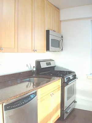 Rented by Metropolitan Equities | media 35