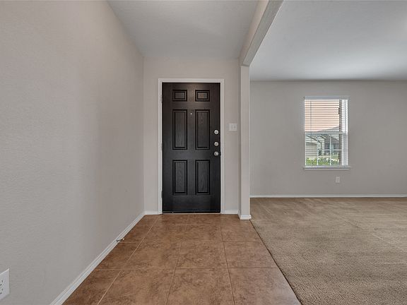 3rd image of 1012 Rio Frio Dr