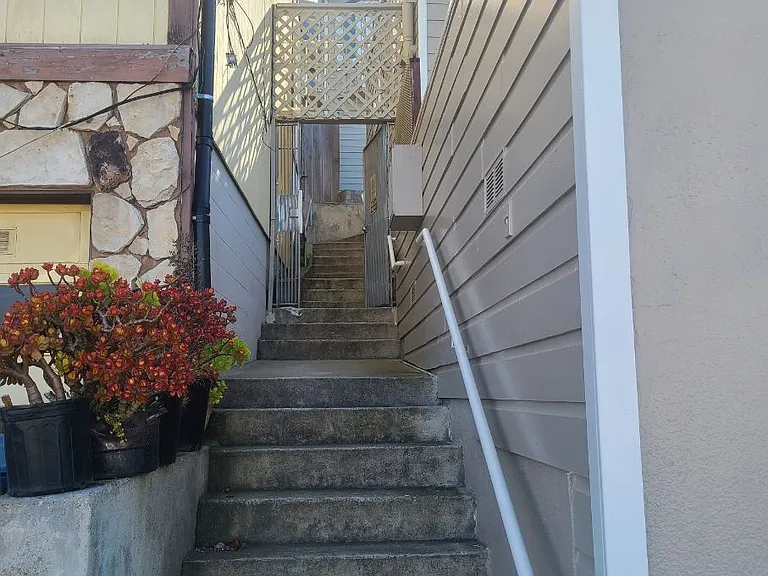 115-117 Santa Barbara Ave #115 — Photo 14