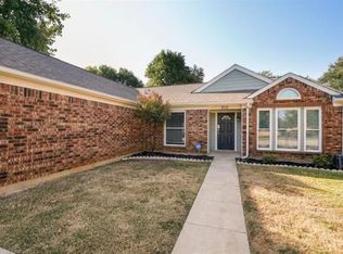 510 Sage Ln, Euless, TX 76039