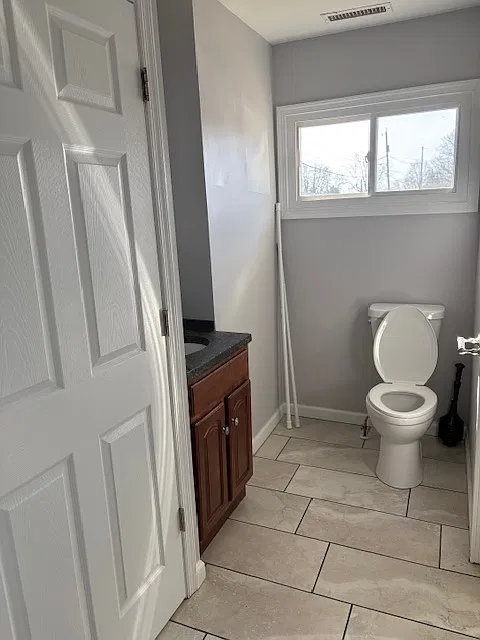 3 bed, 875 sqft, $1,900 — Photo 3