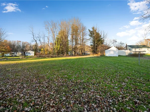 22 Gillespie Rd, Fulton, NY 13069