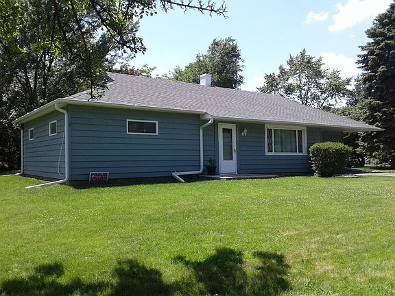 Large lot! New roof