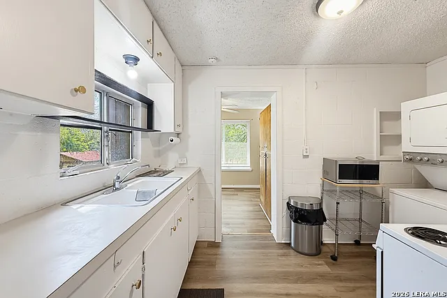 1 bed, 1.0 bath, 420 sqft, $1,200 — Photo 4