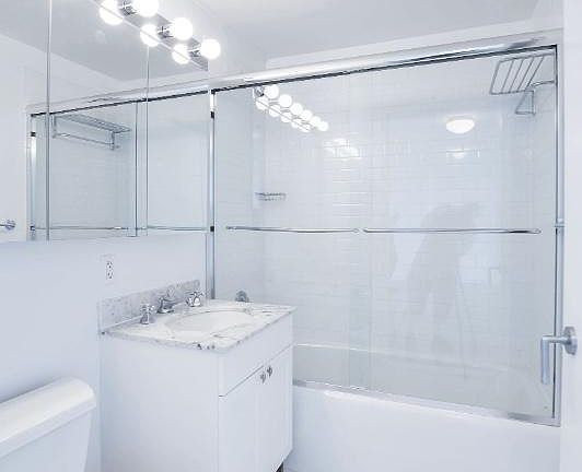 4th image of 4720 Center Blvd APT 204