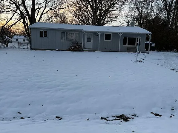 2443 Captain Ln, Decatur, IL 62526