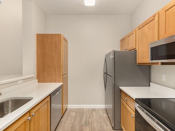 4th image of 701 Columbia St APT 108
