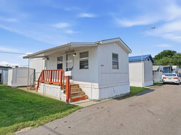 22600 Middlebelt Rd #D15, Farmington, MI 48336
