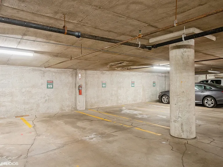 440 N McClurg Ct #705 — Photo 5