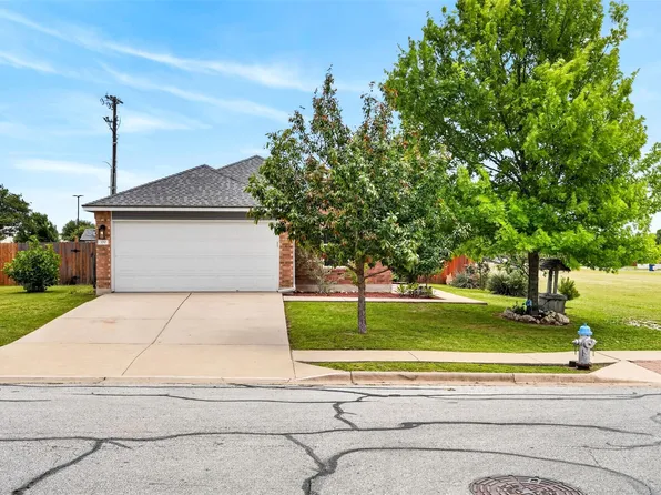 300 Wimberley St, Hutto, TX 78634