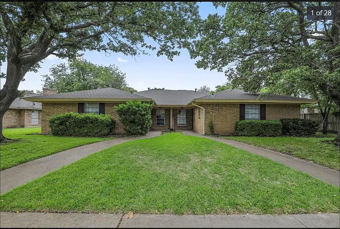 2718 Townbluff Dr — Photo 1