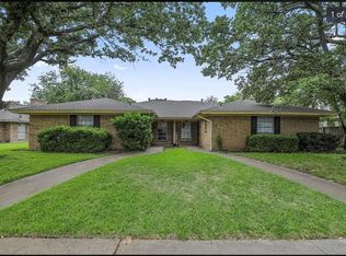 2718 Townbluff Dr, Plano, TX 75075
