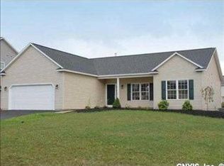 8504 Long Leaf Trl, Liverpool, NY 13090