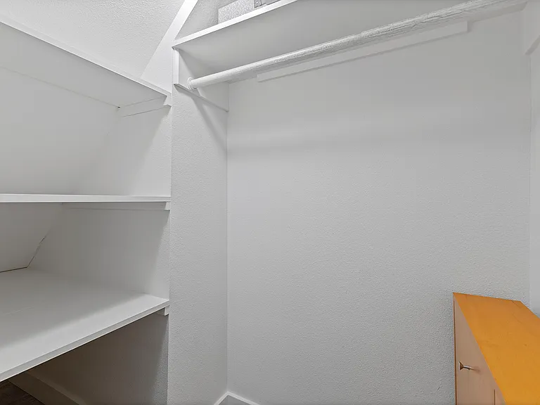 2061 NW Kearney St — Photo 27