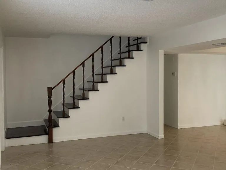 1243 Kinglet Ter — Photo 3