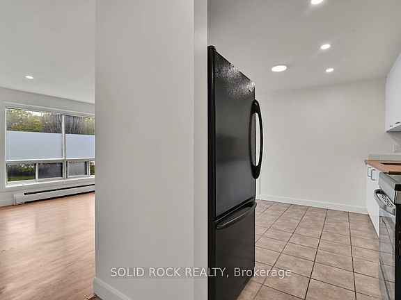 5th image of 896 Elmsmere Rd #7