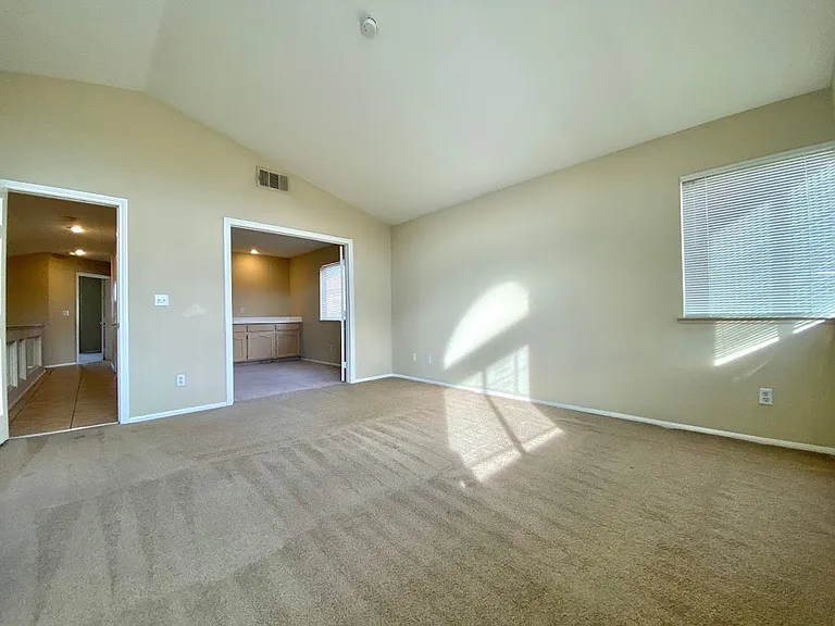 8009 Dover Shores Ave — Photo 21